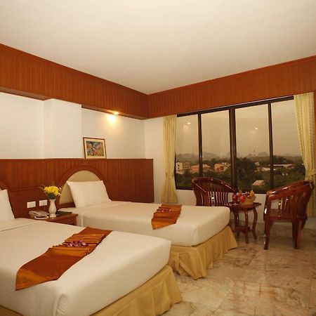Boon Siam Hotel Краби Экстерьер фото